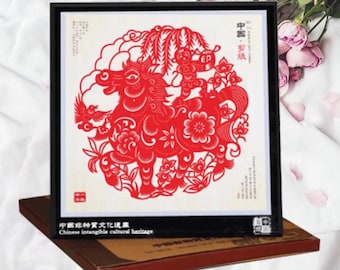 Handgefertigter chinesischer Scherenschnitt mit rotem Jianzhi Folk Art Dekor