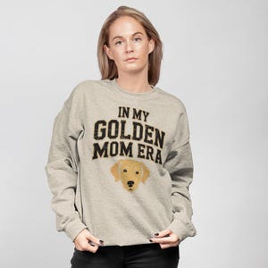 Golden Retriever Mom Sweatshirt: Retro Dog Lover Crewneck