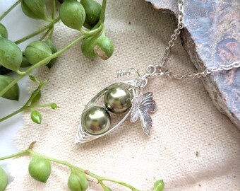 Personalized Two Peas in a Pod Necklace,2 Green Peas in a Pod Necklace, Sisters Pea Pod Necklace,Friends Pea Pod Necklace