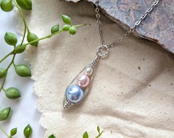 Three Peas in a Pod Necklace,3 Peas in a Pod Family Necklace,Mothers Pea Pod Necklace