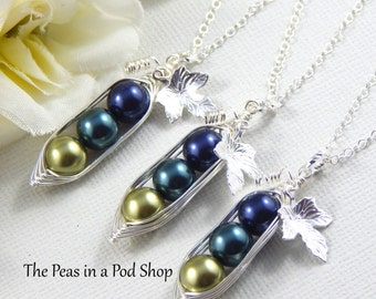 Set of 3 Peas in a pod Necklaces,Three Peas In A Pod Necklaces,  best friends necklace set,Sisters Necklaces,Choose Your Pearl Color