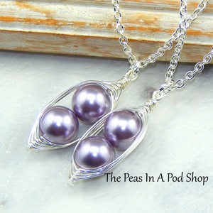 Set of two peas in a pod necklaces, best friends necklace set, sisters necklace,Choose Your Pearl Color image 1