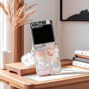 Cute Bear Bracelet Case for Samsung Galaxy Z Flip 7 6 5 4 3 | Kawaii Acrylic Cat Wrist Chain Cover | Korean Shockproof ZFlip