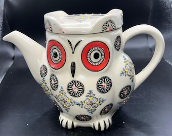 Owl-Shaped Ceramic Teapot With Lid Hand-Painted Floral Owl Details Cream/Red 6”
