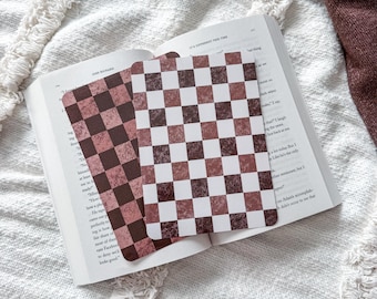 Checkered Café E-Reader Insert: Compatible with Kindle and Kobo, Bookish Accessories