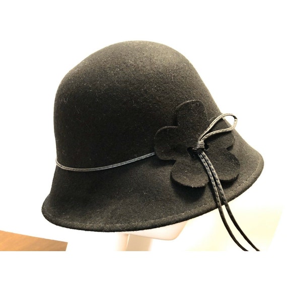 Black 100% Wool Bucket Hat With Leather and Flower Trim  display picture 1