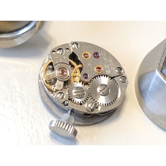 SEIKO Brushed Stainless RING WATCH 11-7590 Workin… - image 6