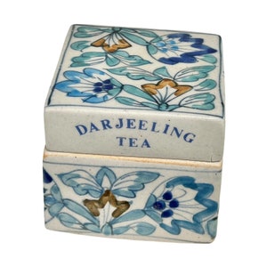 Nathmulls Golden Tips Darjeeling Tea Trinket Box Hand Painted India 3”