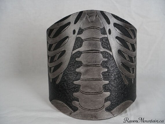 【最終お値下げ】PERVERZE Rib Cage Bustier silver PERVERZE（パーバーズ）の「Rib Cage Bustier（タンクトップ