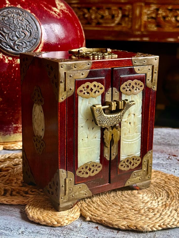 chinese box fish lock Vintage - Antique Bronze Padlock for Drawer and Jewelry - HighQuality Metal Construction - Fine Craftsmanship 1 lock Manual measurement Vintage Brass Fish Lock Statue,