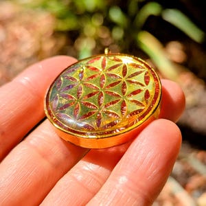 Sacred Geometry Orgonite Pendant – Flower of Life, Energy Balancing & Cleansing