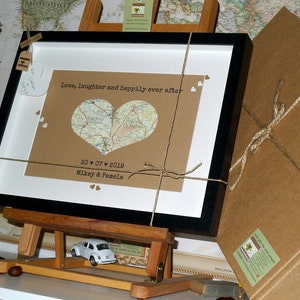 Landkarte Herz - Personalisiertes Hochzeitsandenken - Gerahmtes Liebesherz - Benutzerdefiniertes Jahrestagsgeschenk - Karte der Liebe - Handgemacht in Irland