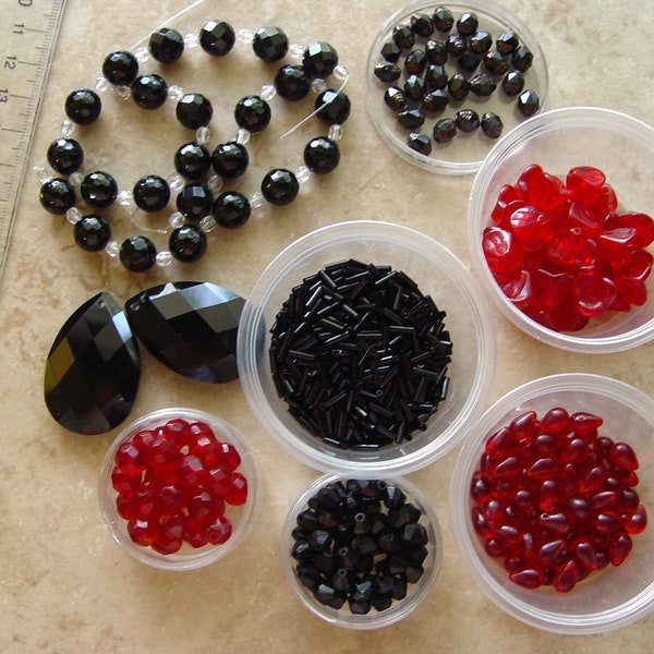 Red and black glass or acrylic destash bead soup mix assortment  - lot 76