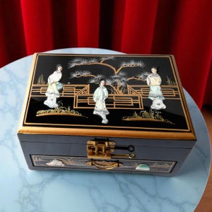 Vintage Chinoiserie Jewelry Box: Black Lacquer, Mother of Pearl Inlay, Working Lock & Key