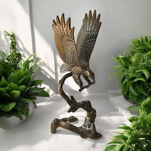 Vintage Brass Eagle Sculpture | Mid-Century Bronze Eagle on Tree Trunk | Bird of Prey Figurine | Wildlife Decor | Gift for Nature Lover