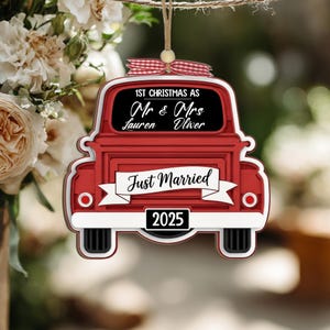 Gepersonaliseerde First Christmas Married-ornament: Just Married Car-bedel