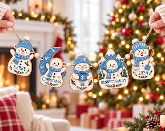 Personalized Snowman Wooden Christmas Ornament Garland, Custom Family Name Holiday Decor, Winter Xmas Keepsake, Christmas Gift 2026