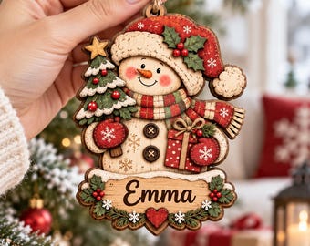 Adorno navideño personalizado de muñeco de nieve, adorno de invierno de madera personalizado 2026, recuerdo navideño con nombre familiar, regalo para decorar el árbol de Navidad
