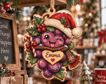 Adorno navideño personalizado de uva, adorno de madera personalizado de doble cara, bonito recuerdo navideño de frutas, adorno con nombre, regalo de Navidad para ella.