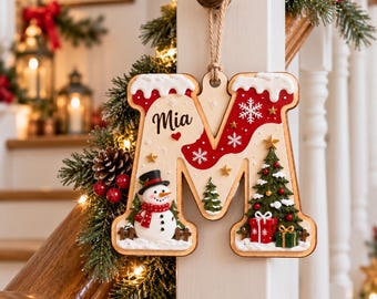 Adorno navideño personalizado con la letra M, adorno de madera con inicial personalizada 2026, recuerdo navideño con nombre familiar, regalo para decorar el árbol con monograma