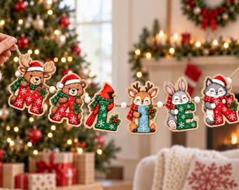 Personalized Christmas Wooden Ornament Garland, Custom Name Holiday Decor, Family Tree Keepsake, Cute Animal Letter Ornament Gift