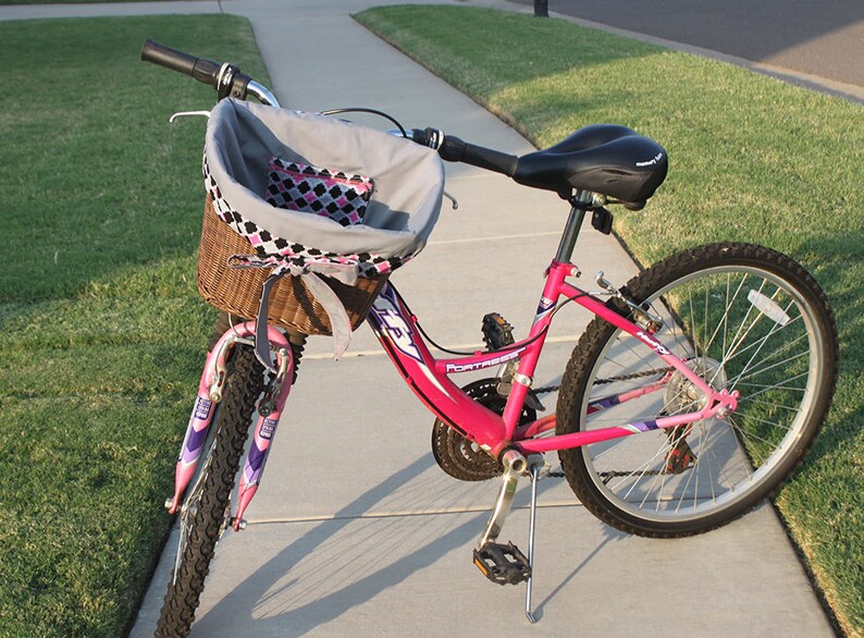 Harlequin Gray Pink and Black Lattice Quatrefoil Bike Basket liner For Quick Release Basket