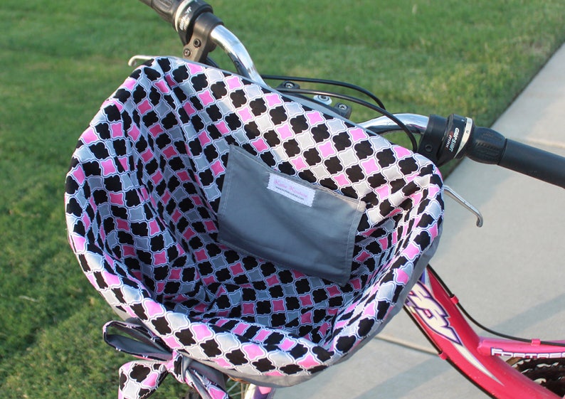 Harlequin Gray Pink and Black Lattice Quatrefoil Bike Basket liner For Quick Release Basket