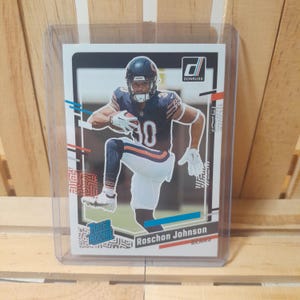 Roschon Johnson classificato Rookie 2023 Panini Donruss Football Card Base Set Chicago Bears Giocatore stella