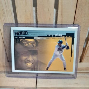 Tony Gwynn 2000 Upper Deck Victory Big Play Makers Sub set Baseball Card San Diego Padres Star Player