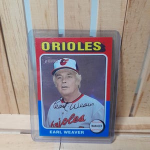 Earl Weaver 2024 Topps Heritage Base Set Cartão de beisebol Baltimore Orioles Hall of Fame Manager