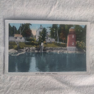 Phare rouge de Calais dans le Maine dans l'état actuel des choses Article souvenir de collection