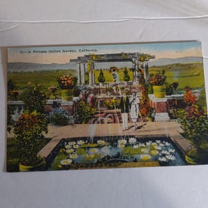Un giardino privato italiano in California, come da condizioni trovate, oggetto da collezione come souvenir