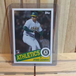 Jesus Luzardo RC 2020 Topps Aggiornamento 1985 Anniversario Sub Set Baseball Card Oakland Athletics Star Player