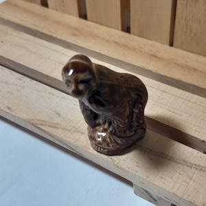 Wade England Gorilla Red Rose Tea Figurine Collectible Animal