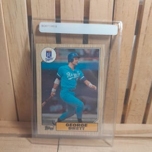 George Brett 1987 Topps base set Baseball Card Kansas City Royals Star Player