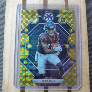 Tank Dell RC 2023 Panini Mosaic Football Card Amarelo Prizm Refrator Base Set Houston Texans Star Player