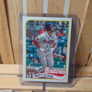 Matt Olson 2024 Topps Series 2 89 Design Parallel Sub Set Baseball Card Atlanta Braves Giocatore stellare