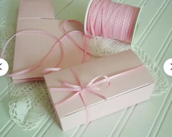 1/2 lb Pink   Candy Boxes   18 ct