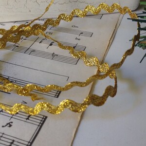 Metallic Gold Ric Rac Trim Ribbon 1/4