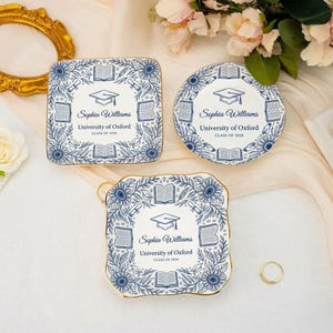 Spersonalizowana ceramiczna taca na biżuterię, talerz na pierścionek zaręczynowy, kwiatowy wzór akademicki, spersonalizowana nazwa roku szkolnego