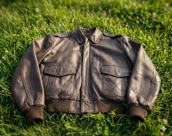 Men's Vintage Leather Bomber Jacket – Classic Brown Retro Pilot Outerwear, Aviator Style Casual