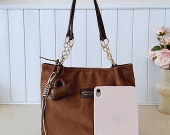 Borsa a tracolla morbida ed elegante marrone