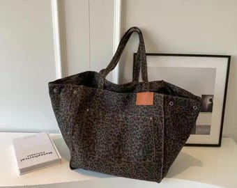 Borsa tote con motivo leopardato scuro