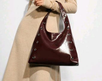 Borsa a tracolla minimalista in similpelle bordeaux