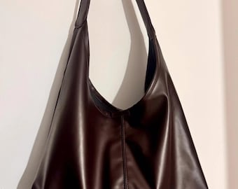 Borsa Hobo marrone con tracolla regolabile, adatta per l'università