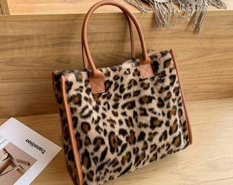 Borsa tote morbida in peluche con motivo leopardato