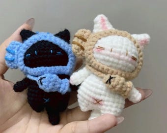 Handmade Crochet Cat Plush Keychain - Mini Amigurumi Stuffed Animal, Cute Gift for Cat Lovers, Kawaii Bag Charm, Friendship Gift