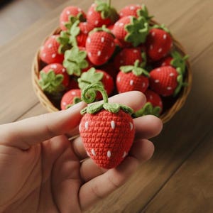 Mini fresa de crochet, fresa de crochet, decoración de fruta amigurumi hecha a mano, linda decoración de cocina o regalo de juguete