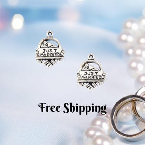1 or 5 Wedding charms - Honeymoon "just married" pendant - DIY jewelry supplies for bracelets & crafts - bride and groom - silver color