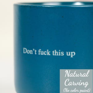 Graverad keramikmugg med din text, Anpassad keramikmugg med kaffe, Graverad presentmugg, Anpassade presentidéer, Inflyttningspresent bild 3